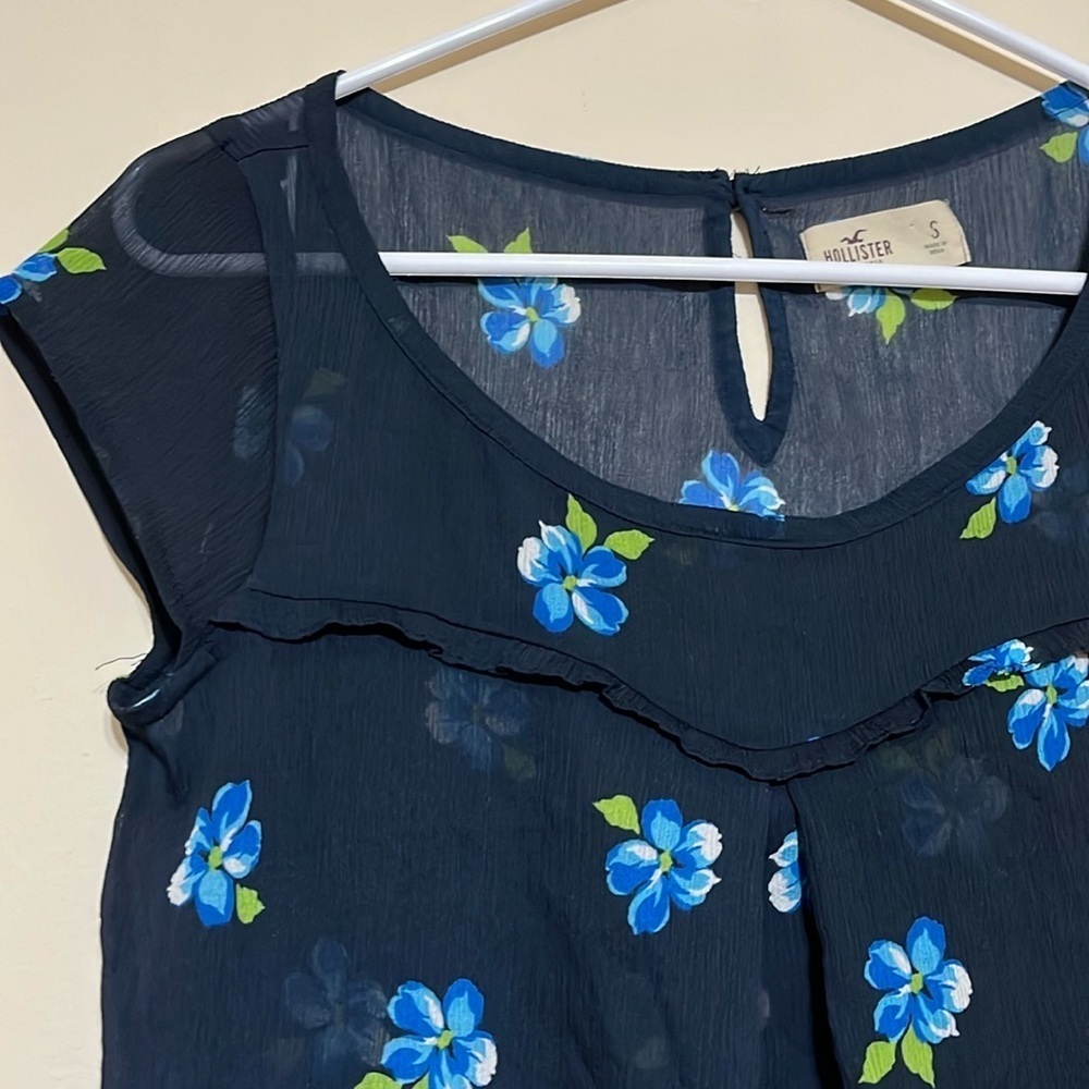 Hollister Floral Sheer Top Size Small - Picture 3 of 7